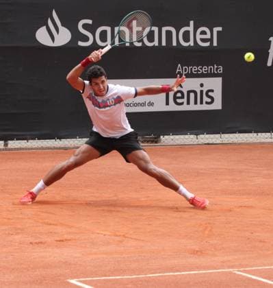RECORD DATE NOT STATED Mateus alves advances to the quarterfinals of the ATP, Tennis Herren challenger curitiba Curitiba (pr) 10 24 2024- tennis atp challenger curitiba mateus alves karue sell- in the duel between brazilian tennis players mateus alves beat karue sell by 7 6, 3 6 and 7 5 and advanced to the quarterfinals, match played on the graciosa country club court on the afternoon of this thursday, october 24, 2024. (Foto: Edson De Souza Thenews2 imago images)  Copyright: xEdsonxdexSouzax