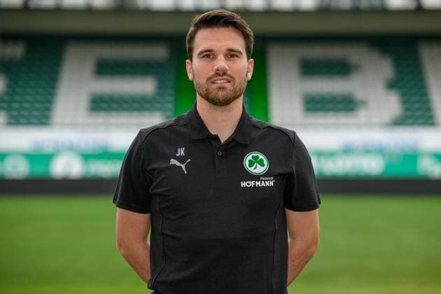 24.10.2024 - SpVgg Greuther Fürth ( Kleeblatt Spielvereinigung ) - 2. Fussball Bundesliga - Saison 2024 2025 - Fototermin Porträttermin Vorstellung Präsentation Pressetermin - - Einzelbild Einzelfoto Portrait Porträt Kopfbild - Julian Kolbeck ( Co-Trainer SpVgg Greuther Fürth )