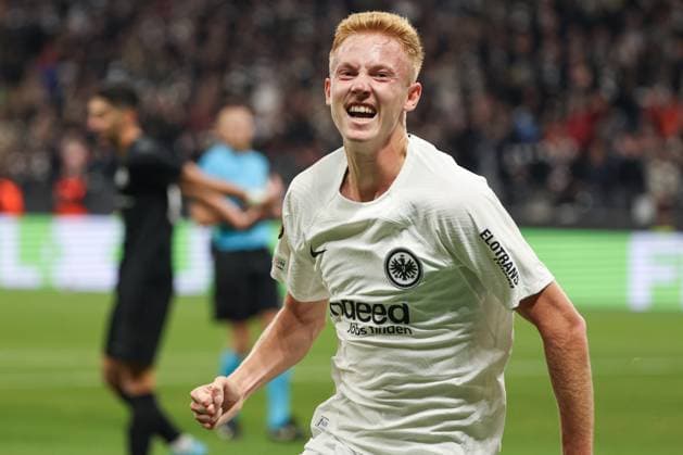 UEFA Europa League - Eintracht Frankfurt - Rigas FS am 24.10.2024 im Deutsche Bank Park in Frankfurt Jubel, Torjubel, Torschuetze, Torschütze Hugo Larsson (Frankfurt 16) jubelt nach seinem Tor zum 1 zu 0