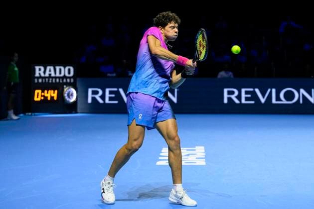 Basel, Switzerland - October 24: Ben Shelton of USA plays a backhand against Stan Wawrinka of Switzerland during the Swiss Indoors Basel - Day 4 at St. Jakobshalle on October 24, 2024 in Basel, Switzerland. (Photo by JustPuctures) Basel St. Jakobshalle Basel-Stadt Switzerland
