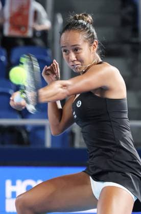 October 25, 2024, Tokyo , Japan - Leylah Fernandez of Canada returns the ball against Zheng Qinwen of China at the quarter final match of the Toray Pan Pacific Open tennis tournament at the Ariake Colosseum in Tokyo on Friday, October 25, 2024. The first seeded Zheng defeated Fernandez. (photo by Yoshio Tsunoda AFLO) Noxthirdxpartyxsales  (0775273255st)