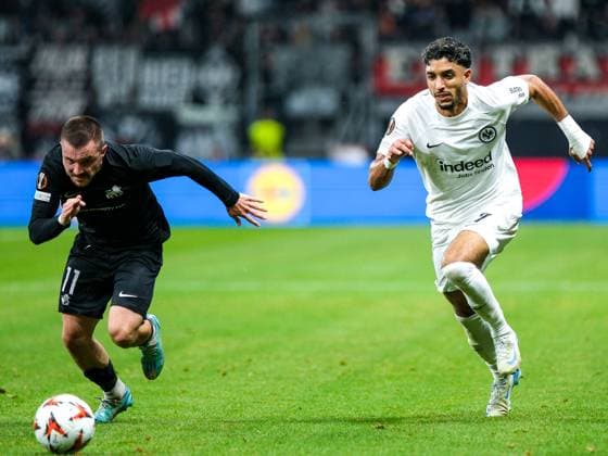 Roberts Savaļnieks (Riga FS, 11) im Zweikampf mit Omar Marmoush (Eintracht Frankfurt, 07), GER, Eintracht Frankfurt vs. Rigas FS, Fussball, UEFA Europa League, 3. Spieltag, Spielzeit 2024 25, 24.10.2024. GER, Eintracht Frankfurt vs. Rigas FS, Fussball, UEFA Europa League, 3. Spieltag, Spielzeit 2024 25, 24.10.2024. Frankfurt Copyright: xEibner-Pressefoto FlorianxWieganx EP_FWD
