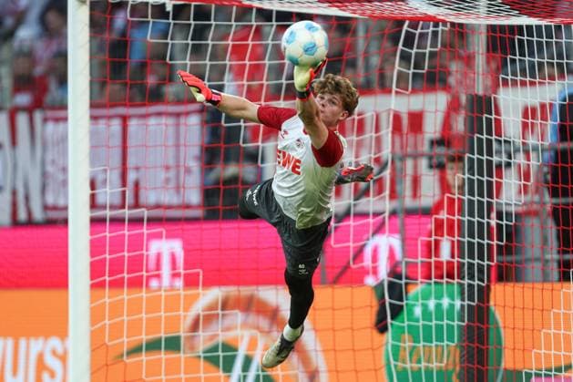 Torwart Jonas Urbig (1. FC Koeln) beim aufwaermen waehrend des Spiels der 2. Bundesliga zwischen 1. FC Köln und SC Paderborn 07, RheinEnergieStadion am 25. October 2024 in Köln, Deutschland. (Foto von Oliver Kaelke DeFodi Images) +++ Torwart Jonas Urbig (1. FC Koeln) warm(s) up during the 2. Bundesliga match between 1. FC Koeln and SC Paderborn 07 at RheinEnergieStadion on October 25, 2024 in Cologne, Germany. (Photo by Oliver Kaelke DeFodi Images) DFL regulations prohibit any use of photographs as image sequences and or quasi-video. not used in POL SRB CRO FRA GBR NED ITA USA Defodi-678_2024_10_25_OK_FCKSCP_0211