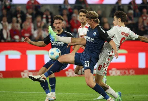 Felix Götze (Paderborn), Denis Huseinbasic (Köln), Köln, Deutschland, 25.10.2024, 2. Bundesliga, 10. Spieltag, 1. FC Köln - SC Paderborn 07. DFL REGULATIONS PROHIBIT ANY USE OF PHOTOGRAPHS AS IMAGE SEQUENCES AND OR QUASI-VIDEO