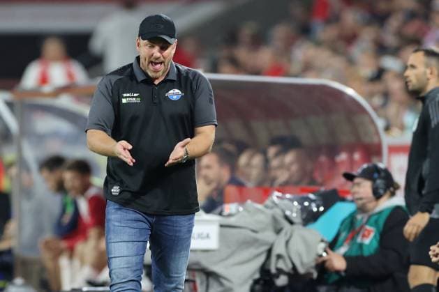 GER, 2.FBL. 1. FC Koeln vs. SC Paderborn 25.10.2024, Rheinenergie Stadion, Koeln, GER, 2.FBL. 1. FC Koeln vs. SC Paderborn, im Bild: Åukasz Kwasniok Trainer Headcoach (Paderborn), regt sich heftig auf, Gestik, Mimik, Emotionen, unzufrieden enttaeuscht niedergeschlagen,