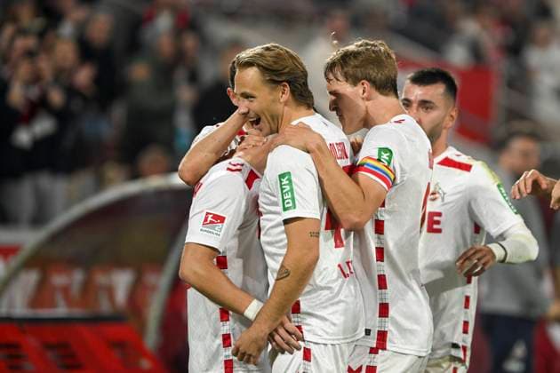 Jan Thielmann (Koeln 29) jubelt nach dem Tor zum 1:0 mit bdere Mannschaft 25.10.2024 Fussball 1. FC Koeln vs SC Paderborn 07, Rheinenergiestadion, Koeln, DFB DFL REGULATIONS PROHIBIT ANY USE OF PHOTOGRAPHS AS IMAGE SEQUENCES AND OR QUASI-VIDEO NRW Germany