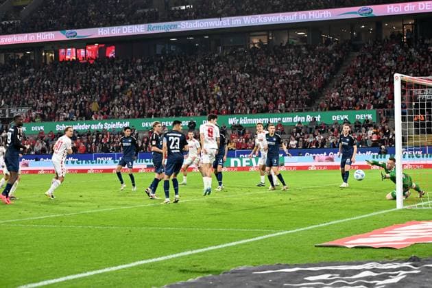 Jan Thielmann (1. FC Koeln) Tor zum 1:0 waehrend des Spiels der 2. Bundesliga zwischen dem 1. FC Köln und SC Paderborn 07 im RheinEnergieStadion am 25. October 2024 in Köln, Deutschland. (Foto von Ralf Treese DeFodi Images) +++ Jan Thielmann (1. FC Koeln) scores his team™s first goal during the 2. Bundesliga match between 1. FC Köln and SC Paderborn 07 at RheinEnergieStadion on October 25, 2024 in Cologne, Germany. (Photo by Ralf Treese DeFodi Images) DFB DFL REGULATIONS PROHIBIT ANY USE OF PHOTOGRAPHS AS IMAGE SEQUENCES AND OR QUASI-VIDEO. not used in POL SRB CRO FRA GBR NED ITA USA Defodi-521_KOEPAD20241025_030
