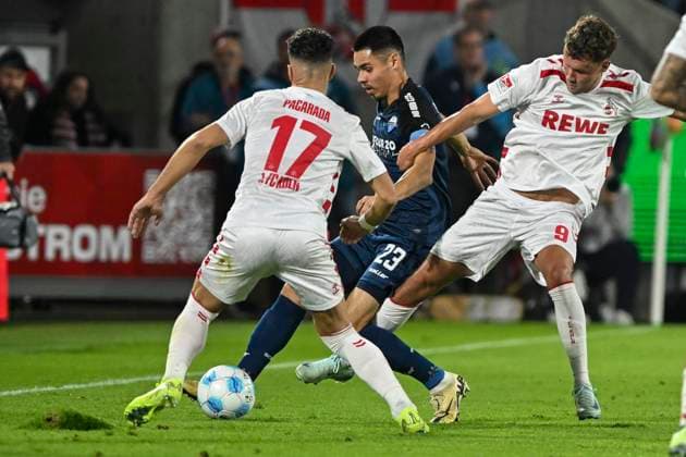 v. li. im Zweikampf Leart Pacarada (Koeln 17) Raphael Obermair (Paderborn 23) Luca Waldschmidt (Koeln 9) 25.10.2024 Fussball 1. FC Koeln vs SC Paderborn 07, Rheinenergiestadion, Koeln, DFB DFL REGULATIONS PROHIBIT ANY USE OF PHOTOGRAPHS AS IMAGE SEQUENCES AND OR QUASI-VIDEO NRW Germany