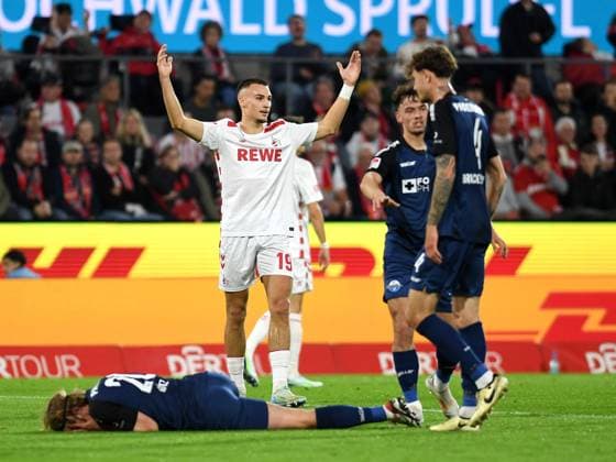 Tim Lemperle (1. FC Koeln) gestikuliert, gestik waehrend des Spiels der 2. Bundesliga zwischen dem 1. FC Köln und SC Paderborn 07 im RheinEnergieStadion am 25. October 2024 in Köln, Deutschland. (Foto von Ralf Treese DeFodi Images) +++ Tim Lemperle (1. FC Koeln) gestures during the 2. Bundesliga match between 1. FC Köln and SC Paderborn 07 at RheinEnergieStadion on October 25, 2024 in Cologne, Germany. (Photo by Ralf Treese DeFodi Images) DFB DFL REGULATIONS PROHIBIT ANY USE OF PHOTOGRAPHS AS IMAGE SEQUENCES AND OR QUASI-VIDEO. not used in POL SRB CRO FRA GBR NED ITA USA Defodi-521_KOEPAD20241025_058