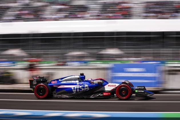 30 LAWSON Liam (nzl), Visa Cash App RB F1 Team VCARB 01, action during the Formula 1 Gran Premio de la Ciudad de Mexico 2024, 20th round of the 2024 Formula One World Championship, WM, Weltmeisterschaft from October 25 to 27, 2024 on the Autodromo Hermanos Rodriguez, in Mexico City, Mexico - F1 - MEXICO CITY GRAND PRIX 2024 DPPI Panoramic  241025_R20_MESSICO_EA028987