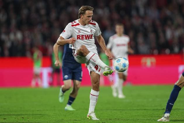 Mathias Olesen (1. FC Koeln) in Aktion, am Ball, Einzelaktion waehrend des Spiels der 2. Bundesliga zwischen 1. FC Köln und SC Paderborn 07, RheinEnergieStadion am 25. October 2024 in Köln, Deutschland. (Foto von Oliver Kaelke DeFodi Images) +++ Mathias Olesen (1. FC Koeln) controls the ball during the 2. Bundesliga match between 1. FC Koeln and SC Paderborn 07 at RheinEnergieStadion on October 25, 2024 in Cologne, Germany. (Photo by Oliver Kaelke DeFodi Images) DFL regulations prohibit any use of photographs as image sequences and or quasi-video. not used in POL SRB CRO FRA GBR NED ITA USA Defodi-678_2024_10_25_OK_FCKSCP_1776