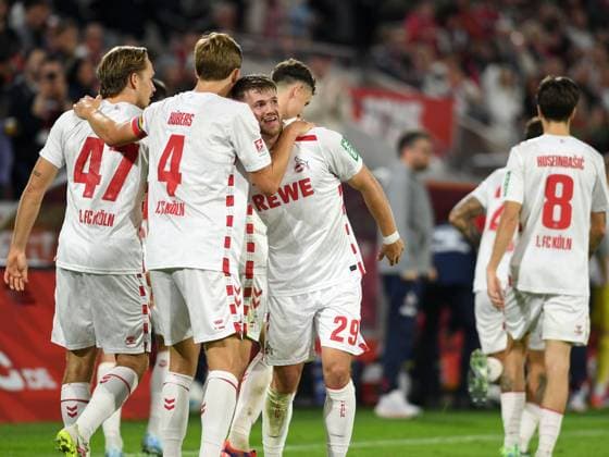 Jan Thielmann (1. FC Koeln) Torjubel, jubelt mit seiner Mannschaft nach dem Treffer zum 1:0 waehrend des Spiels der 2. Bundesliga zwischen dem 1. FC Köln und SC Paderborn 07 im RheinEnergieStadion am 25. October 2024 in Köln, Deutschland. (Foto von Ralf Treese DeFodi Images) +++ Jan Thielmann (1. FC Koeln) celebrates after scoring his team™s first goal with teammates during the 2. Bundesliga match between 1. FC Köln and SC Paderborn 07 at RheinEnergieStadion on October 25, 2024 in Cologne, Germany. (Photo by Ralf Treese DeFodi Images) DFB DFL REGULATIONS PROHIBIT ANY USE OF PHOTOGRAPHS AS IMAGE SEQUENCES AND OR QUASI-VIDEO. not used in POL SRB CRO FRA GBR NED ITA USA Defodi-521_KOEPAD20241025_086