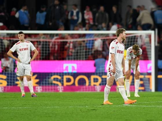 Eric Martel (1. FC Koeln), Florian Kainz (1. FC Koeln) und Timo Huebers (1. FC Koeln) enttaeuscht nach Spielende waehrend des Spiels der 2. Bundesliga zwischen dem 1. FC Köln und SC Paderborn 07 im RheinEnergieStadion am 25. October 2024 in Köln, Deutschland. (Foto von Ralf Treese DeFodi Images) +++ Eric Martel (1. FC Koeln), Florian Kainz (1. FC Koeln) und Timo Huebers (1. FC Koeln) look dejected during the 2. Bundesliga match between 1. FC Köln and SC Paderborn 07 at RheinEnergieStadion on October 25, 2024 in Cologne, Germany. (Photo by Ralf Treese DeFodi Images) DFB DFL REGULATIONS PROHIBIT ANY USE OF PHOTOGRAPHS AS IMAGE SEQUENCES AND OR QUASI-VIDEO. not used in POL SRB CRO FRA GBR NED ITA USA Defodi-521_KOEPAD20241025_111
