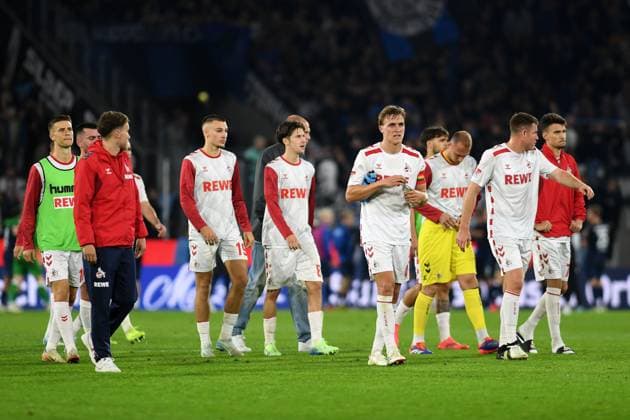 Spieler Koeln enttaeuscht nach Spielende waehrend des Spiels der 2. Bundesliga zwischen dem 1. FC Köln und SC Paderborn 07 im RheinEnergieStadion am 25. October 2024 in Köln, Deutschland. (Foto von Ralf Treese DeFodi Images) +++ Spieler Koeln look dejected after the game during the 2. Bundesliga match between 1. FC Köln and SC Paderborn 07 at RheinEnergieStadion on October 25, 2024 in Cologne, Germany. (Photo by Ralf Treese DeFodi Images) DFB DFL REGULATIONS PROHIBIT ANY USE OF PHOTOGRAPHS AS IMAGE SEQUENCES AND OR QUASI-VIDEO. not used in POL SRB CRO FRA GBR NED ITA USA Defodi-521_KOEPAD20241025_114
