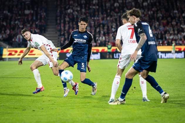 1. FC Köln - SC Paderborn 07, 25.10.2024 Eric Martel (1. FC Köln, 6), Santiago Castaneda (SC Paderborn 07, 5); 10. Spieltag der 2. Fußball-Bundesliga, 1. FC Köln - SC Paderborn 07 am 25.10.2024 im RheinEnergie-Stadion in Köln. DIE DFL-VORSCHRIFTEN VERBIETEN JEDE VERWENDUNG VON FOTOS ALS BILDSEQUENZEN UND ODER QUASI-VIDEO.