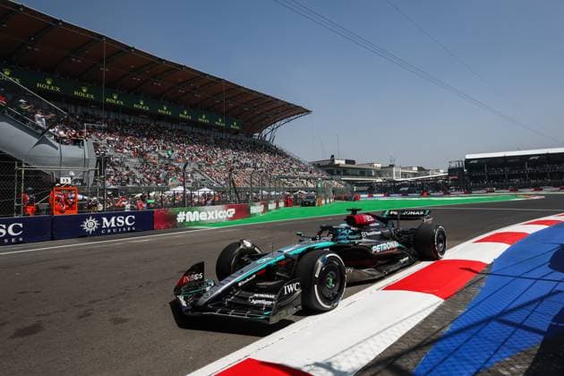 63 RUSSELL George (gbr), Mercedes AMG F1 Team W15, action during the Formula 1 Gran Premio de la Ciudad de Mexico 2024, 20th round of the 2024 Formula One World Championship, WM, Weltmeisterschaft from October 25 to 27, 2024 on the Autodromo Hermanos Rodriguez, in Mexico City, Mexico - F1 - MEXICO CITY GRAND PRIX 2024 DPPI Panoramic  241025_R20_MESSICO_DP_AV3_0188
