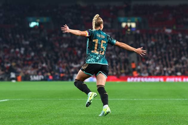 Sport Themen der Woche KW43 Sport Bilder des Tages England v Germany Women 25 October 2024, London - International Football Friendly - England v Germany Women - Giulia Gwinn of Germany celebrates scoring their 2nd goal - Photo: Charlotte Wilson Offside. London England UK *** England gegen Deutschland Frauen 25. Oktober 2024, London Internationales Fußball-Freundschaftsspiel England gegen Deutschland Frauen Giulia Gwinn aus Deutschland feiert ihr 2. Tor Foto Charlotte Wilson Abseits London England UK  Copyright: xCharlottexWilsonx xOffsidexOffside 776223103