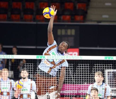Magloire MAYAULA NZEZA (Herrsching), He-Volleyballl, Bundesliga 2024 25 WWK Volleys Herrsching vs Energiequelle Netzhoppers Koenigs Wusterhausen, Muenchen, BMW Park, 25.10.24 Copyright: WolfgangxFehrmann