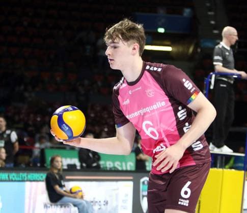 Lovis HOMBERGER (KWh), He-Volleyballl, Bundesliga 2024 25 WWK Volleys Herrsching vs Energiequelle Netzhoppers Koenigs Wusterhausen, Muenchen, BMW Park, 25.10.24 Copyright: WolfgangxFehrmann