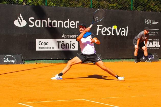 Portuguese duel in the quarterfinals of the ATP, Tennis Herren Challenger Curitiba Curitiba (pr), 10 25 2024- tennis atp challenger curitiba gastao elias jaime faria- portuguese duel for the quarterfinals of the atp challenger curitiba, tennis player jaime faria beat his compatriot gastao elias by 5 7 6 3 6 1 on the graciosa country club court this friday, october 25, 2024. (Foto: Edson De Souza Thenews2 imago images) SPO  Copyright: xEdsonxTeodoroxDexSouzax