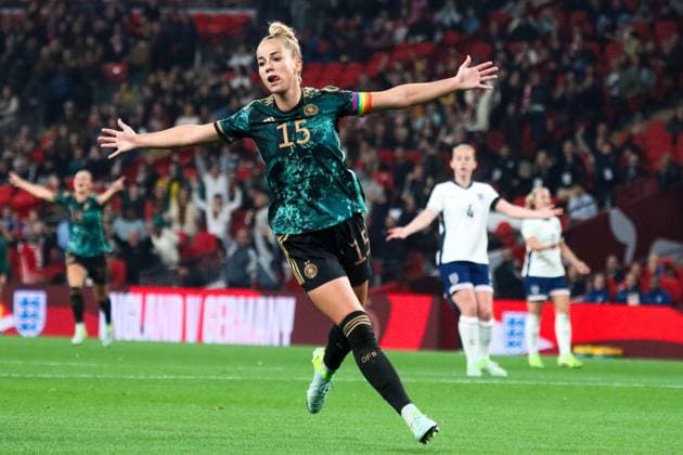 London, England 25. Oktober 2024: Testspiel Fußball-Frauen-Nationalmannschaft - 2024 - England vs. Deutschland Im Bild: Torschützin Giulia Gwinn (Deutschland) verwandelt den Elfmeter zum 0:1 für Deutschland Wembley Stadion Copyright: xFotostandx xFantinix