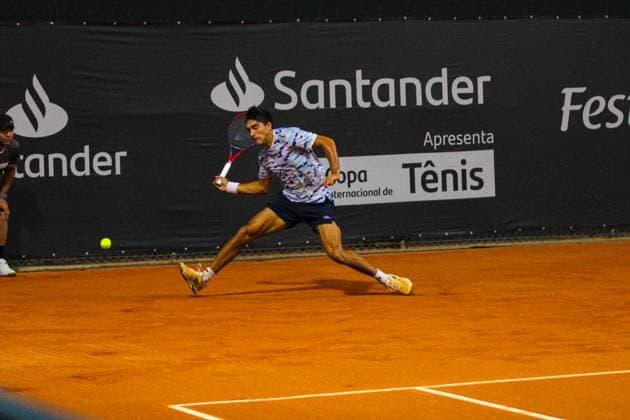ATP, Tennis Herren challenger curitiba felipe meligeni advances to the semifinals Curitiba (pr), 10 25 2024- tennis atp challenger curitiba felipe meligeni roman andres burruchaga- in a very disputed match, brazilian felipe meligeni beat roman andres burruchaga (arg) by 6 0 4 6 6 1, on the graciosa country club court on the night of this friday, october 25, 2024. (Foto: Edson De Souza Thenews2 imago images) SPO  Copyright: xEdsonxTeodoroxDexSouzax