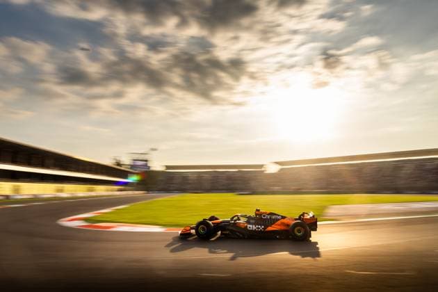 81 PIASTRI Oscar (aus), McLaren F1 Team MCL38, action during the Formula 1 Gran Premio de la Ciudad de Mexico 2024, 20th round of the 2024 Formula One World Championship, WM, Weltmeisterschaft from October 25 to 27, 2024 on the Autodromo Hermanos Rodriguez, in Mexico City, Mexico - F1 - MEXICO CITY GRAND PRIX 2024 DPPI Panoramic  241026_R20_MESSICO_DP_AV3_3112