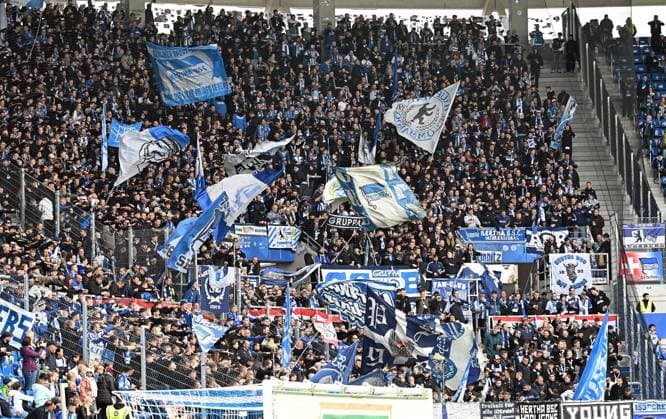 26.10.2024, xjhx, Fussball 2.Bundesliga, Karlsruher SC - Hertha BSC Berlin emspor, v.l. Hertha FANS (DFL DFB REGULATIONS PROHIBIT ANY USE OF PHOTOGRAPHS as IMAGE SEQUENCES and or QUASI-VIDEO) Karlsruhe
