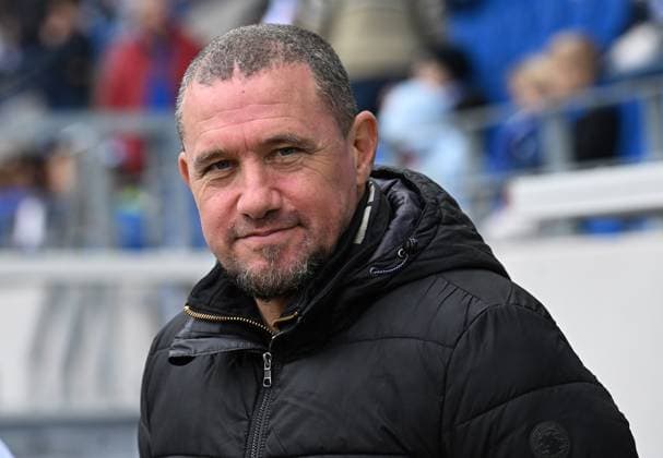 RECORD DATE NOT STATED 26.10.2024, xjhx, Fussball 2.Bundesliga, Karlsruher SC - Hertha BSC Berlin emspor, v.l. Sean Dundee (ex KSC Spieler) (DFL DFB REGULATIONS PROHIBIT ANY USE OF PHOTOGRAPHS as IMAGE SEQUENCES and or QUASI-VIDEO) Karlsruhe