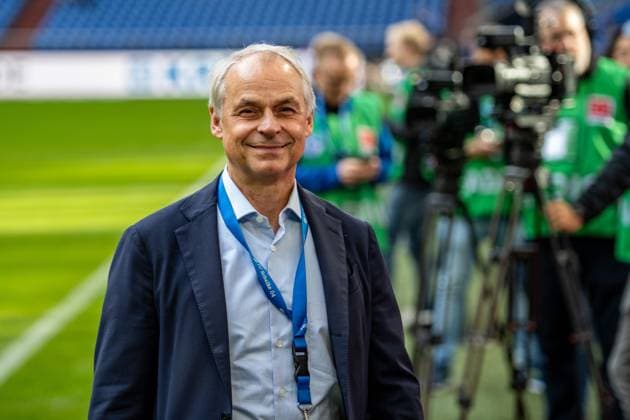 2. Fussball Bundesliga. FC Schalke 04 - SpVgg Greuther Fürth, 26.10.2024 Olaf Thon; 2. Fussball Bundesliga. FC Schalke 04 - SpVgg Greuther Fürth, 10. Spieltag, am 26.10.2024, Veltins Arena, Gelsenkirchen. DFL REGULATIONS PROHIBIT ANY USE OF PHOTOGRAPHS AS IMAGE SEQUENCES AND OR QUASI-VIDEO. *** 2 Soccer Bundesliga FC Schalke 04 SpVgg Greuther Fürth, 26 10 2024 Olaf Thon 2 Soccer Bundesliga FC Schalke 04 SpVgg Greuther Fürth, 10 Matchday, on 26 10 2024, Veltins Arena, Gelsenkirchen DFL REGULATIONS PROHIBIT ANY USE OF PHOTOGRAPHS AS IMAGE SEQUENCES AND OR QUASI VIDEO Copyright: xBEAUTIFULxSPORTS Erlhofx