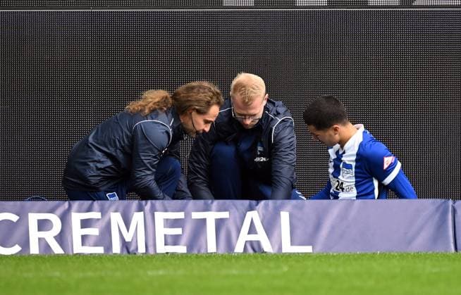 RECORD DATE NOT STATED 26.10.2024, xjhx, Fussball 2.Bundesliga, Karlsruher SC - Hertha BSC Berlin emspor, v.l. Ibrahim Maza (Hertha BSC Berlin) verletzt, Verletzung, (DFL DFB REGULATIONS PROHIBIT ANY USE OF PHOTOGRAPHS as IMAGE SEQUENCES and or QUASI-VIDEO) Karlsruhe