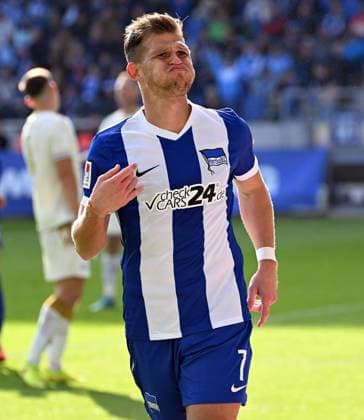 Sport Bilder des Tages 26.10.2024, xjhx, Fussball 2.Bundesliga, Karlsruher SC - Hertha BSC Berlin emspor, v.l. Florian Niederlechner (Hertha BSC Berlin) Goal scored, erziehlt das Tor zum 1:3 (DFL DFB REGULATIONS PROHIBIT ANY USE OF PHOTOGRAPHS as IMAGE SEQUENCES and or QUASI-VIDEO) Karlsruhe
