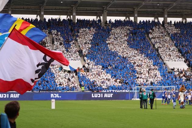 26.10.2024, xhettx, Fussball 2.Bundesliga, Karlsruher SC - Hertha BSC Berlin emspor, v.l. Gemeinsame Choreo Karlsruher SC und Herta BSC Berlin (DFL DFB REGULATIONS PROHIBIT ANY USE OF PHOTOGRAPHS as IMAGE SEQUENCES and or QUASI-VIDEO) Karlsruhe