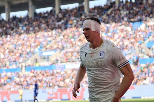 26.10.2024, xhettx, Fussball 2.Bundesliga, Karlsruher SC - Hertha BSC Berlin emspor, v.l. Andrin Hunziker (Karlsruhe SC, 9) verbunden (DFL DFB REGULATIONS PROHIBIT ANY USE OF PHOTOGRAPHS as IMAGE SEQUENCES and or QUASI-VIDEO) Karlsruhe