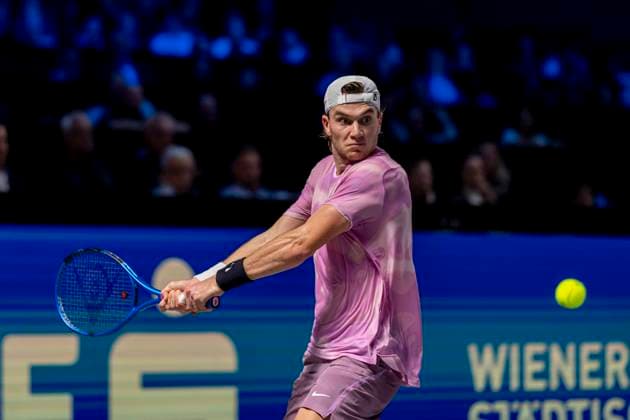 JACK DRAPER (GBR) (in picture) in match against LORENZO MUSETTI (ITA) at the ATP, Tennis Herren World Tour, Erste Bank Open at the Wiener Stadthalle. Vienna