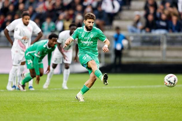 Angers SCO v AS Saint-Etienne - Ligue 1 MCDonald s 2024 2025 22 Zuriko DAVITASHVILI (asse) during the Ligue 1 MCDonald s match between Angers and Saint Etienne at Stade Jean Bouin on October 26, 2024 in Angers, France. Angers France  Copyright: xFEPx 776228906