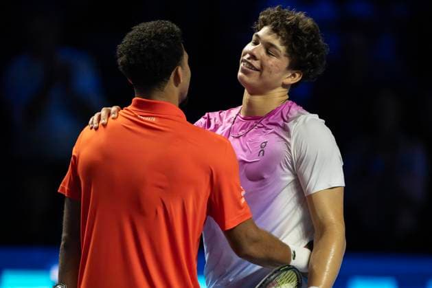 26th October 2024; St. Jakobshalle, Basel, Switzerland; ATP, Tennis Herren 500 Swiss Indoors Basel Tennis, Day 6; Ben Shelton (USA) hugs Arthur Fils (FRA) after the match in the semi finals  ActionPlus12708240 DavidxEmm
