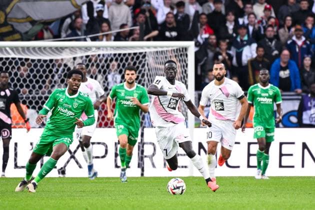 Niane Ibrahima ( 7 - Angers ) and Pierre Ekwah ( 4 - Saint Etienne ) during the Ligue 1 match between Angers SCO and AS Saint Etienne at Stade Raymond Kopa on October 26, 2024 in Angers, France. ( Photo by federico pestellini panoramic ) - FOOTBALL : Angers vs Saint Etienne - Ligue 1 - 26 10 2024 FedericoPestellini Panoramic 