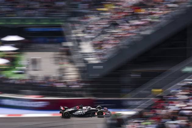 20 MAGNUSSEN Kevin (den), Haas F1 Team VF-24 Ferrari, action during the Formula 1 Gran Premio de la Ciudad de Mexico 2024, 20th round of the 2024 Formula One World Championship, WM, Weltmeisterschaft from October 25 to 27, 2024 on the Autodromo Hermanos Rodriguez, in Mexico City, Mexico - F1 - MEXICO CITY GRAND PRIX 2024 DPPI Panoramic  241026_R20_MESSICO_EA022278