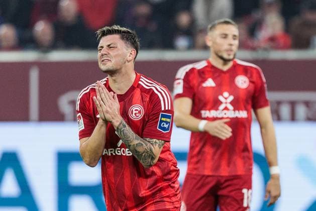 2. Fussball Bundesliga: Fortuna Düsseldorf 1895 - 1. FC Kaiserslautern; 26.10.2024 Dawid Kownacki (Fortuna Düsseldorf, 24) flucht über verpasste Chance 2. Fussball Bundesliga, Fortuna Düsseldorf 1895 - 1. FC Kaiserslautern, Düsseldorf, Merkur Spiel-Arena am 26.10.2024 DFL REGULATIONS PROHIBIT ANY USE OF PHOTOGRAPHS AS IMAGE SEQUENCES AND OR QUASI-VIDEO.