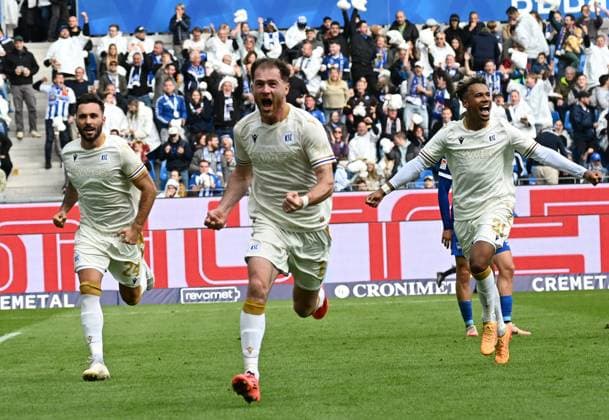 26.10.2024, xjhx, Fussball 2.Bundesliga, Karlsruher SC - Hertha BSC Berlin emspor, v.l. Budu Zivivadze (Karlsruher SC KSC) celebrate the goal, Der Torjubel zum 1:1 (DFL DFB REGULATIONS PROHIBIT ANY USE OF PHOTOGRAPHS as IMAGE SEQUENCES and or QUASI-VIDEO) Karlsruhe