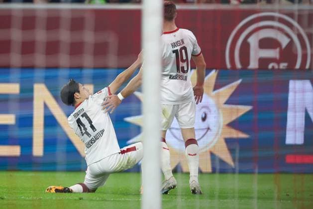26.10.2024, Fußball, Fortuna Düsseldorf - 1.FC Kaiserslautern, 2. Bundesliga, Merkur Spiel-Arena, Saison 2024 2025: Torjubel nach dem 2:2 Ausgleich durch Daisuke Yokota (FCK 41) DFB regulations prohibit any use of photographs as image sequences and or quasi-video. Nordrhein-Westfalen Deutschland