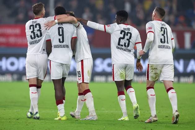 26.10.2024, Fußball, Fortuna Düsseldorf - 1.FC Kaiserslautern, 2. Bundesliga, Merkur Spiel-Arena, Saison 2024 2025: Torjubel nach dem 3:2 durch Ragnar Ache (FCK 9) DFB regulations prohibit any use of photographs as image sequences and or quasi-video. Nordrhein-Westfalen Deutschland