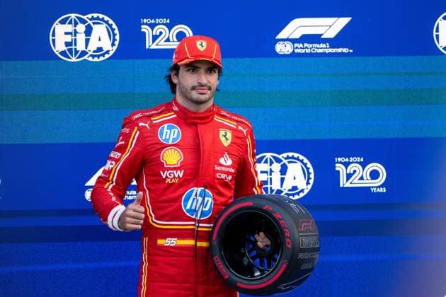 Carlos Sainz (Scuderia Ferrari HP, Spanien, 55) freut sich ueber Platz 1 und die den Pirelli Pole Position Award, MEX, Formel 1 Weltmeisterschaft, Grand Prix von Mexiko City, Autodromo Hermanos Rodriguez, Qualifying, 26.10.2024 MEX, Formel 1 Weltmeisterschaft, Grand Prix von Mexiko City, Autodromo Hermanos Rodriguez, Qualifying, 26.10.2024 Mexico City Copyright: xEibner-Pressefoto Memmlerx EP_MMR