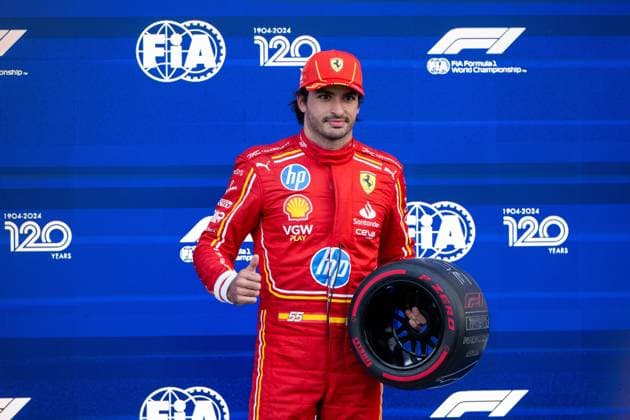 Carlos Sainz (Scuderia Ferrari HP, Spanien, 55) freut sich ueber Platz 1 und die den Pirelli Pole Position Award, MEX, Formel 1 Weltmeisterschaft, Grand Prix von Mexiko City, Autodromo Hermanos Rodriguez, Qualifying, 26.10.2024 MEX, Formel 1 Weltmeisterschaft, Grand Prix von Mexiko City, Autodromo Hermanos Rodriguez, Qualifying, 26.10.2024 Mexico City Copyright: xEibner-Pressefoto Memmlerx EP_MMR