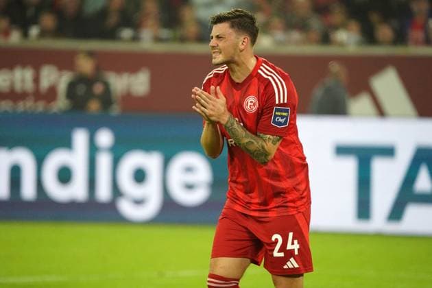 Fussball, 2.BL Saison 2024 2025 Fortuna Düsseldorf vs 1.FC Kaiserslautern ,26.10.2024, Merkur- Spiel-Arena Düsseldorf , Dawid Kownacki Fortuna Düsseldorf Aktion, Einzelbild
