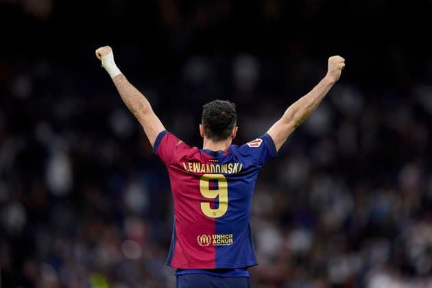 Bilder des Jahres 2024, Sport 10 Oktober Sport Themen der Woche KW43 October 27, 2024, Madrid, Madrid, Spain: Robert Lewandowski of FC Barcelona, Barca during La Liga football match between Real Madrid CF v FC Barcelona at Santiago Bernabeu Stadium in Madrid, Spain, October 26, 2024 Madrid Spain - ZUMAa206 20241027_zsp_a206_030 Copyright: xRubenxAlbarranx