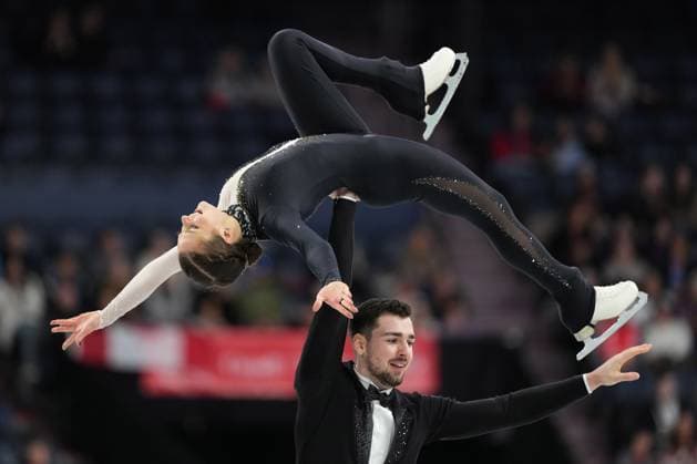 Sport Themen der Woche KW43 October 26, 2024, Halifax, Ns, Canada: Annika Hocke and Robert Kunkel of Germany compete in the pairs free program at the Skate Canada International Figure skating, Eiskunstlauf competition in Halifax on Saturday, October 26, 2024. Annika Hocke, Robert Kunkel  - ZUMAc35_ 20241026_zaf_c35_180 Copyright: xDarrenxCalabresex