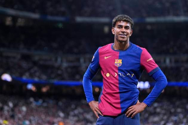 YAMAL Lamine Team FC Barcelona, Barca Spanische Fussball Liga Classico Primera Division Saison 2024 - 2025 Spiel Real Madrid - FC Barcelona 0 : 4 am 26.10.2024 in Madrid DFL REGULATIONS PROHIBIT ANY USE OF PHOTOGRAPHS as IMAGE SEQUENCES and or QUASI-VIDEO Copyright: xLacixPerenyix