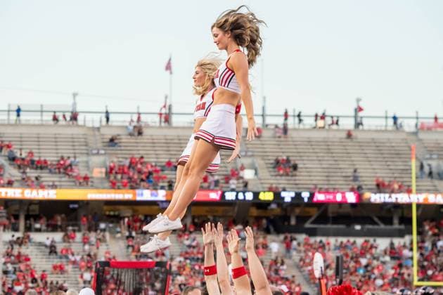Sport Themen der Woche KW43 October 26, 2024: Utah Utes cheerleaders perform during a game between the Utah Utes and the Houston Cougars in Houston, TX. .. CSM - ZUMAc04_ 20241026_zma_c04_659 Copyright: xTraskxSmithx